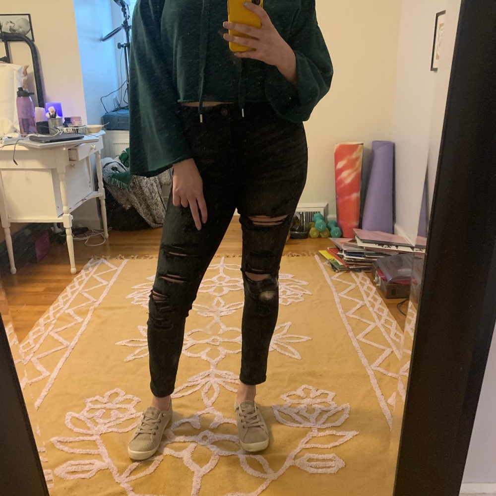 Black distressed AE Jeans